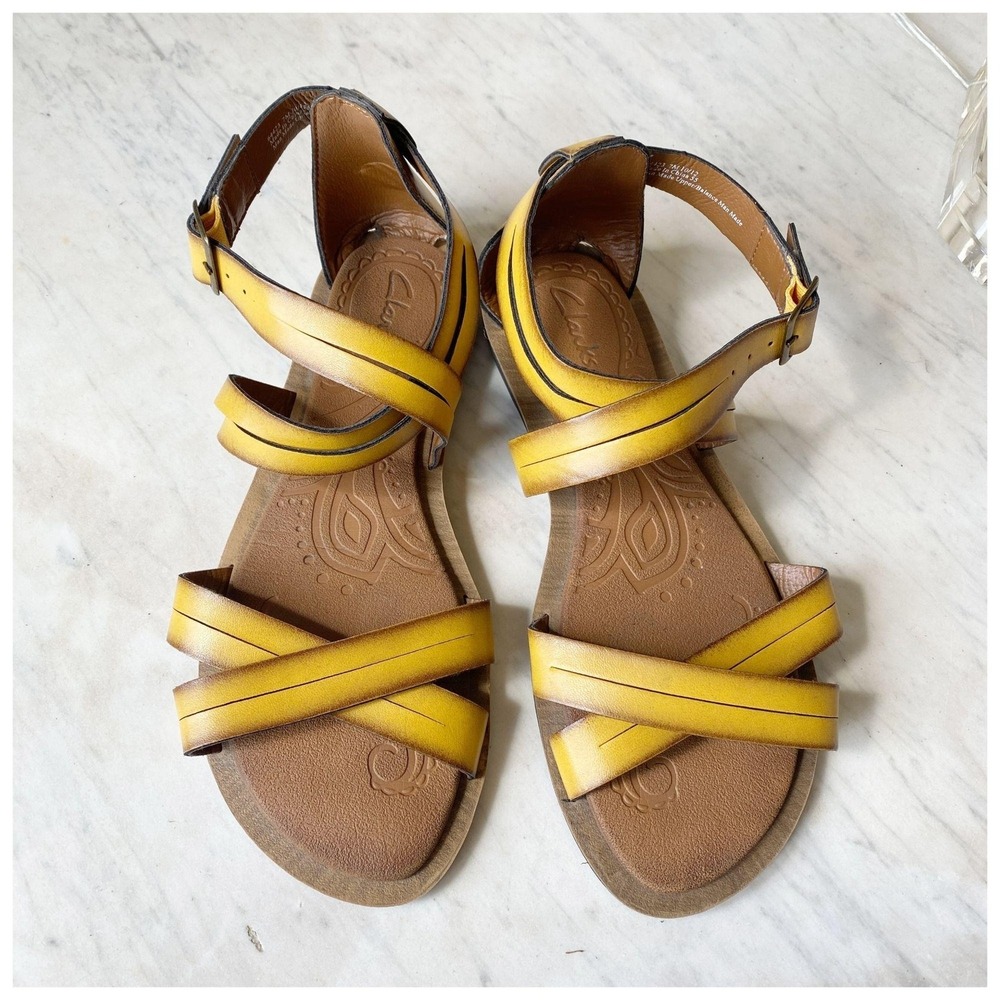 Clarks Sandals Womens 7 Strappy Yellow Billie Jazz  Leather Gladiator Ankle Flat
